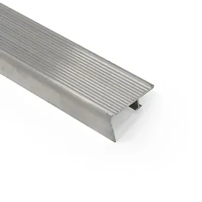 Cantonera con Anclaje de Aluminio